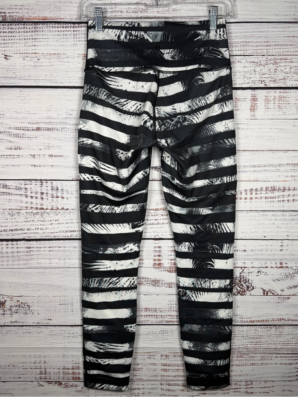 Lululemon Wunder Under Shady Palm Leggings Size 6 Black White Yoga Pants - Picture 3 of 7